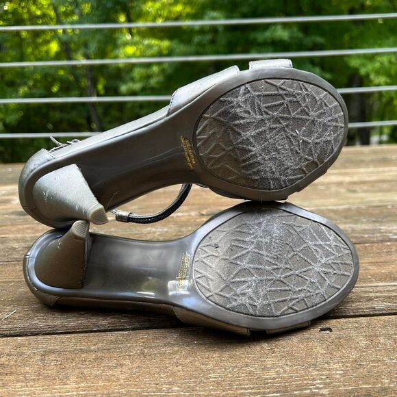 Kenneth Cole Silver Heels - Picture 5 of 8